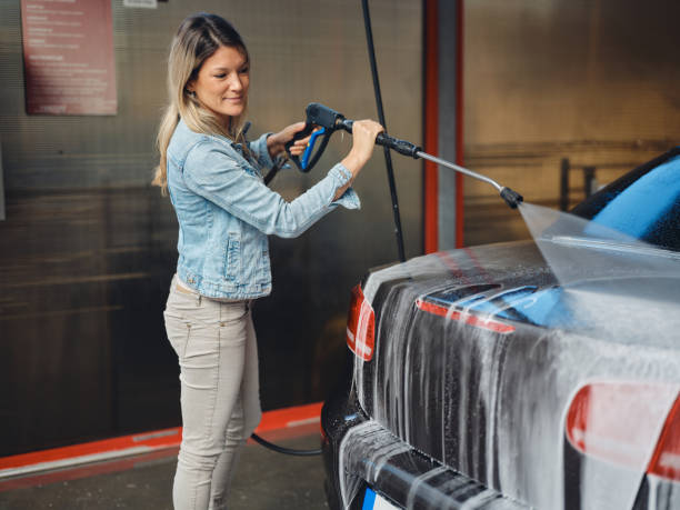 Why Choose Our Certified Pressure Washing Experts for Your Project Needs in Silsbee, TX?